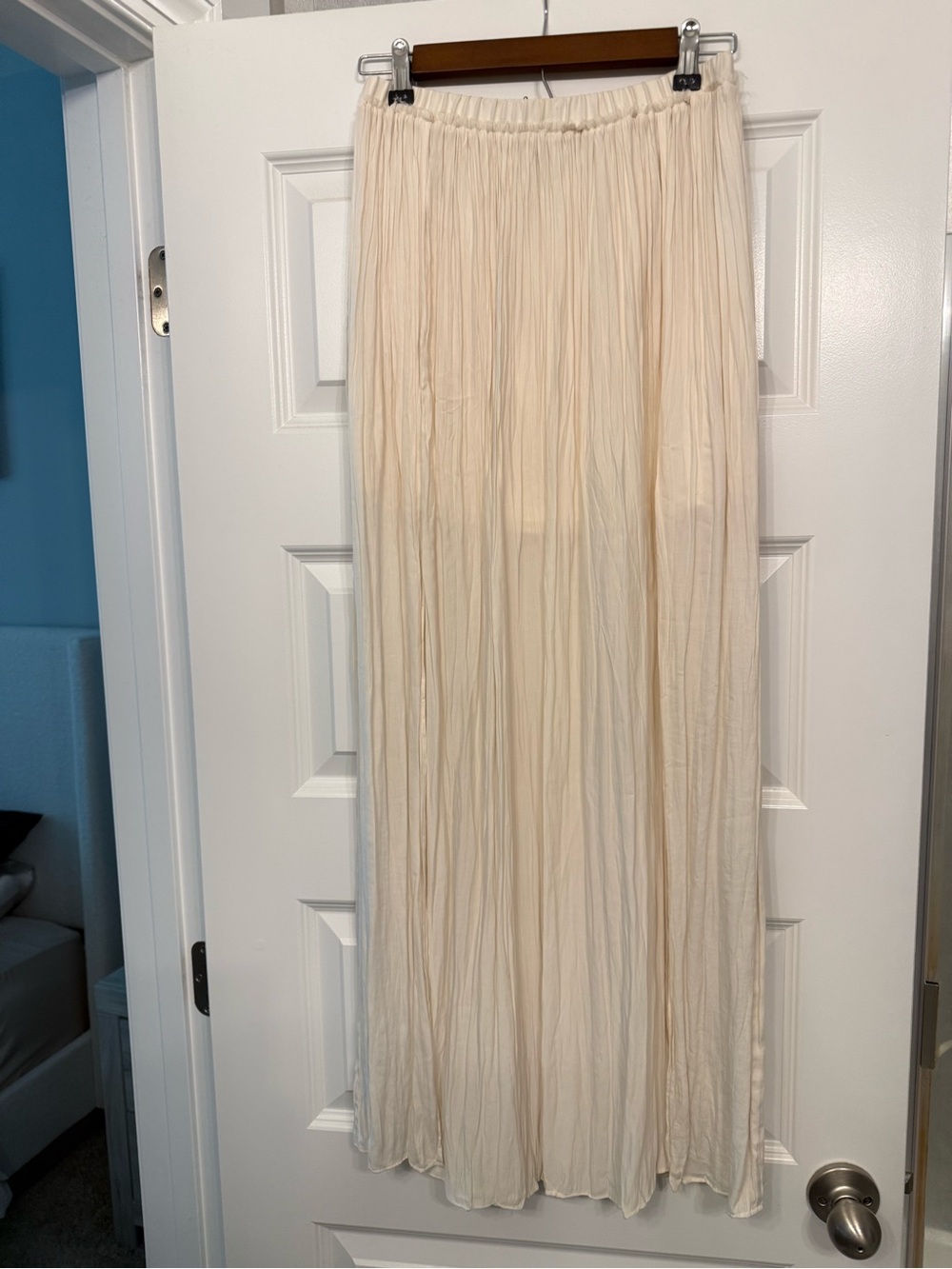 Forever 21 Cream Pleated Maxi Skirt